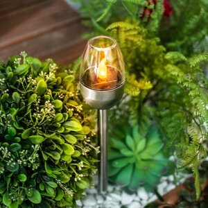Solární zahradní lampa s efektem plamene