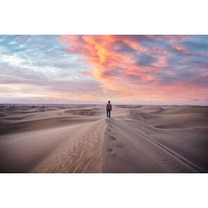 Fotografie One man standing on top of, Marco Bottigelli, 40 × 26.7 cm