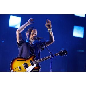 Fotografie British band Radiohead performs at the, NurPhoto, 40 × 26.7 cm